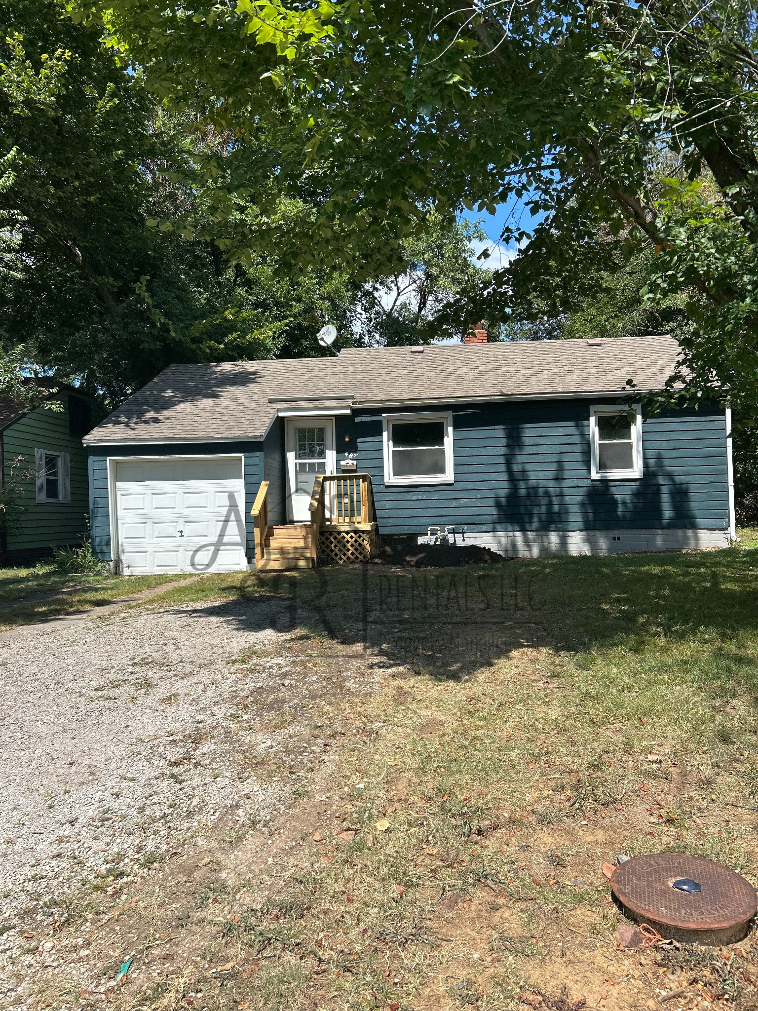 484 Fieldcrest Drive